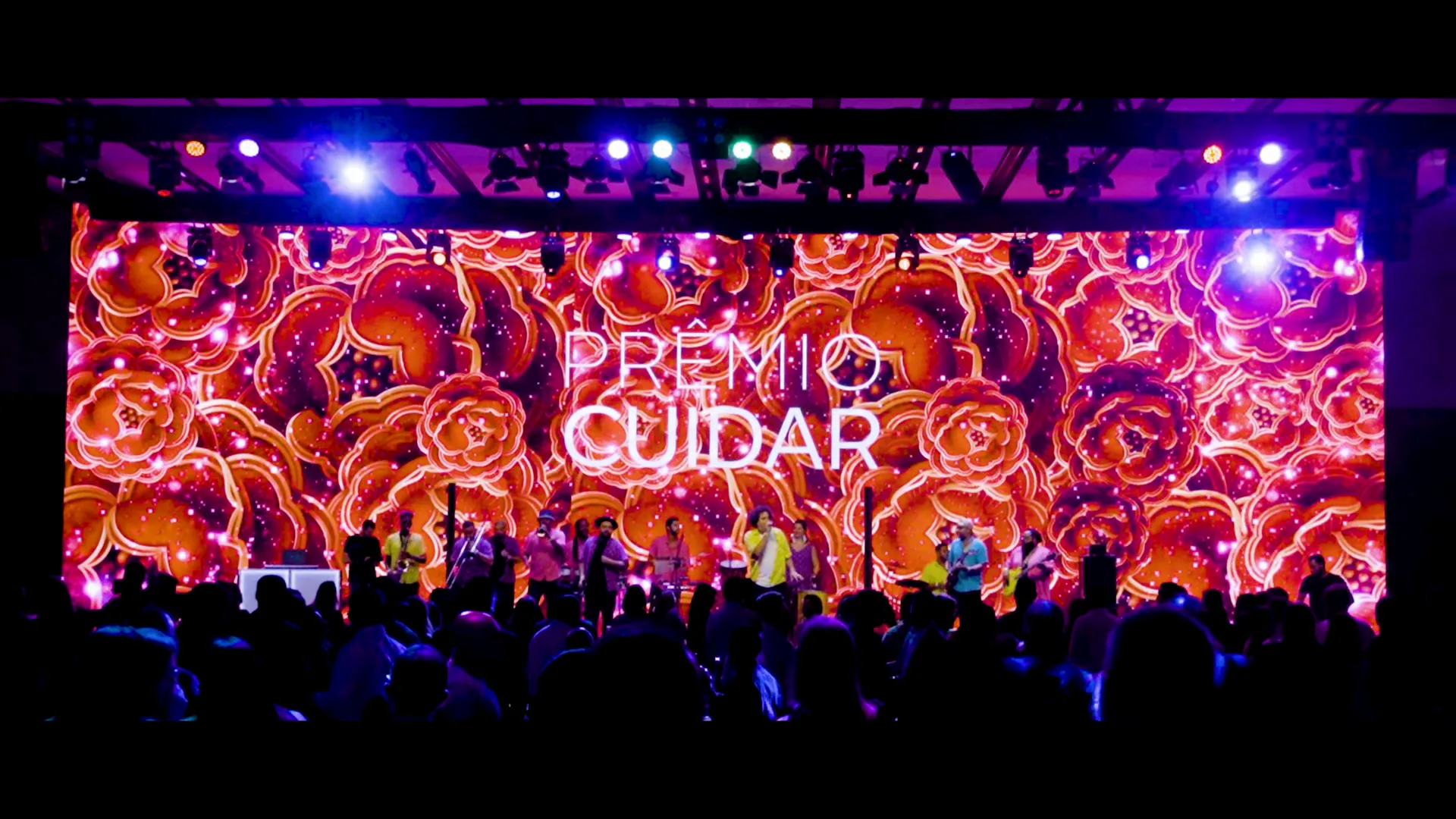 Painel de LED e produção audiovisual completa em evento corporativo