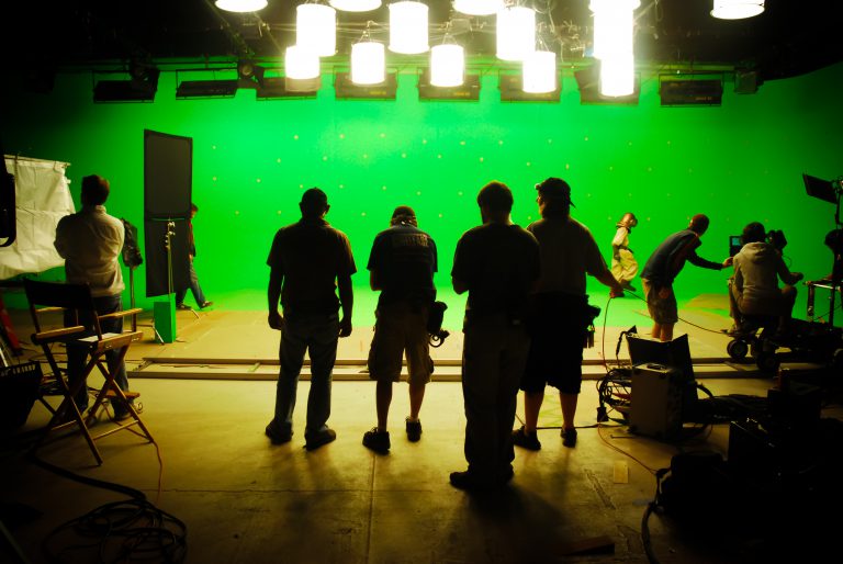 movie-production-visual-effects-green-screen-6TDKRGU